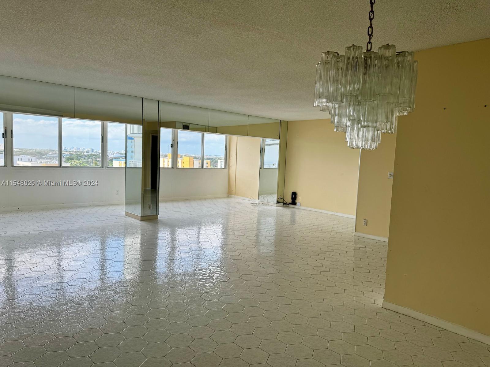 HILLCREST EAST NO 25 COND - Residential