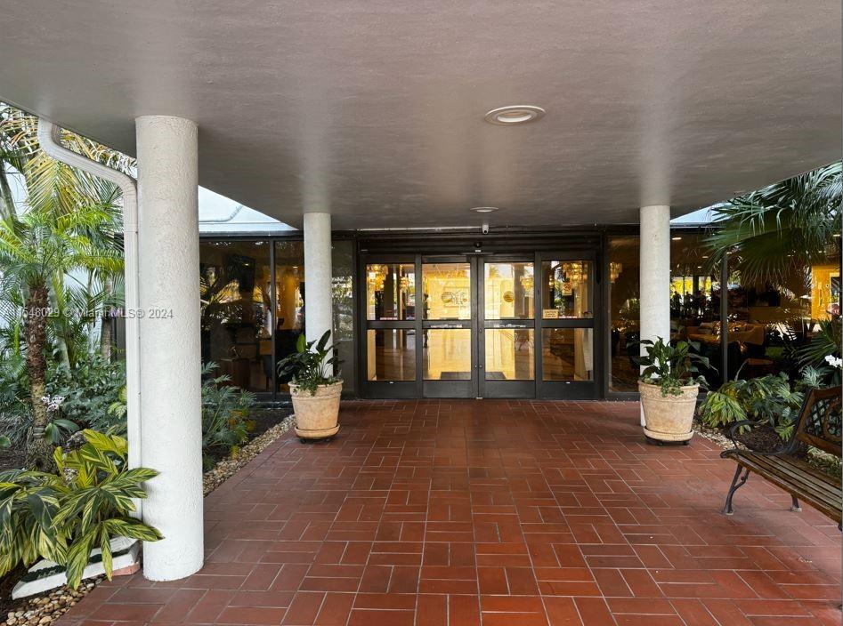 HILLCREST EAST NO 25 COND - Residential