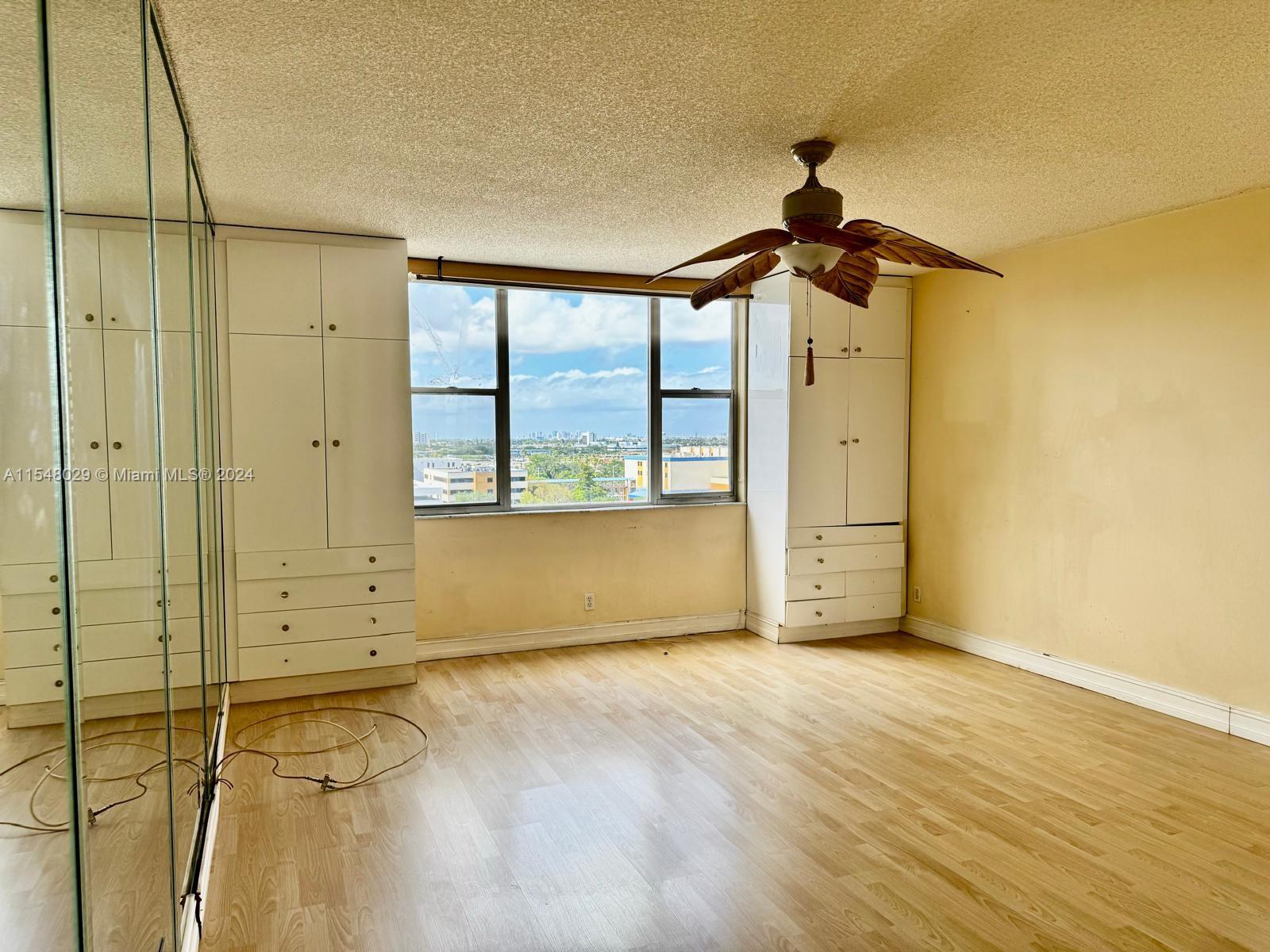 HILLCREST EAST NO 25 COND - Residential