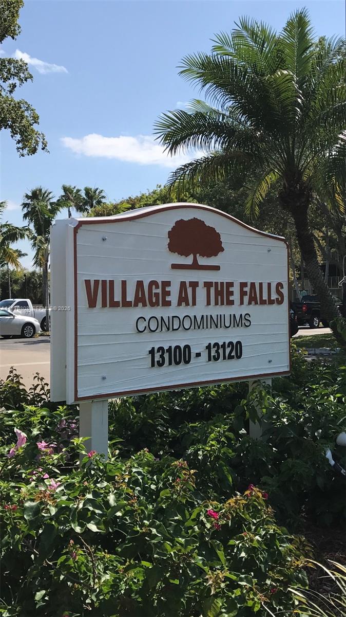 VILLAGE AT THE FALLS COND - Residential