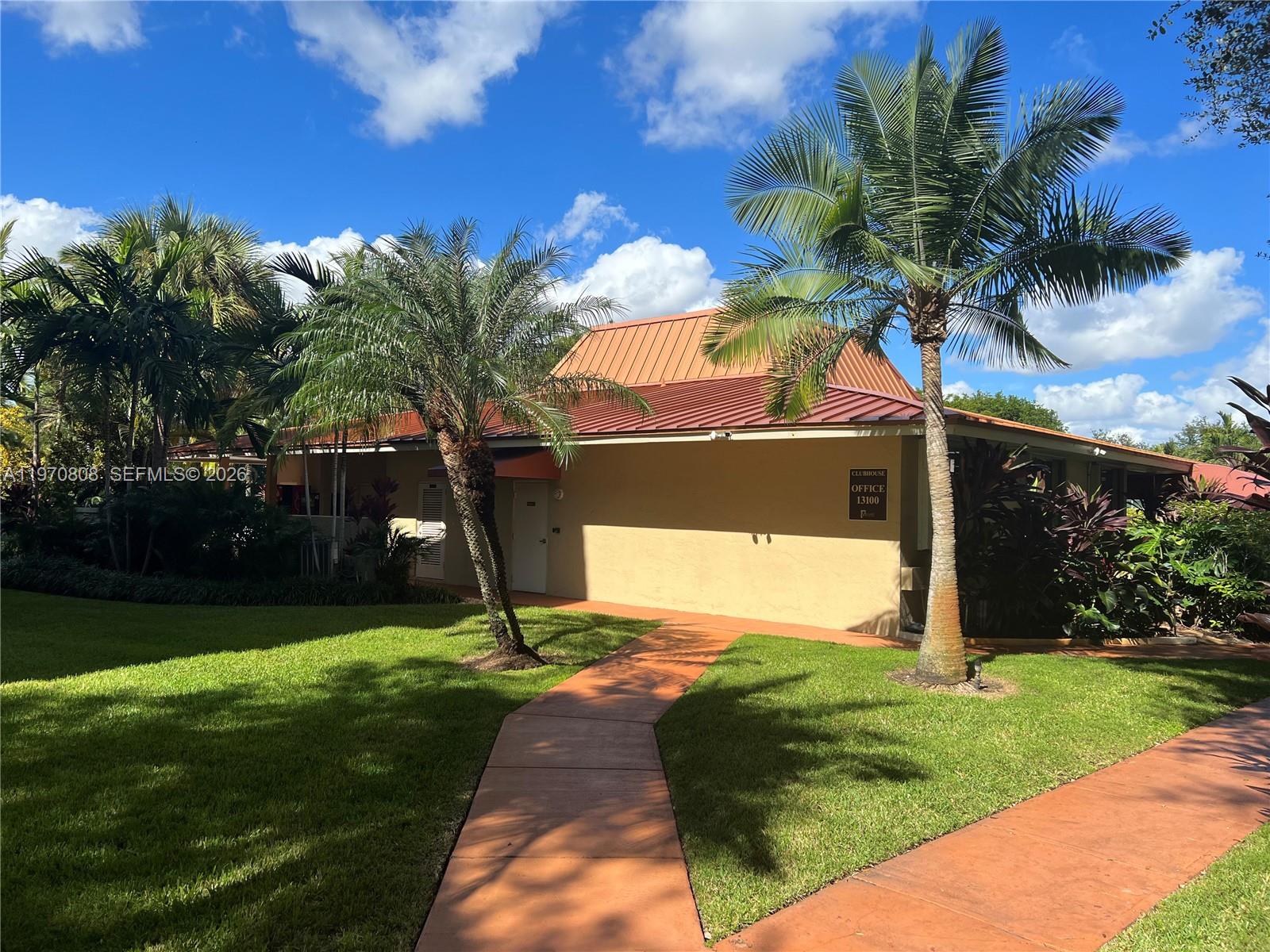 VILLAGE AT THE FALLS COND - Residential