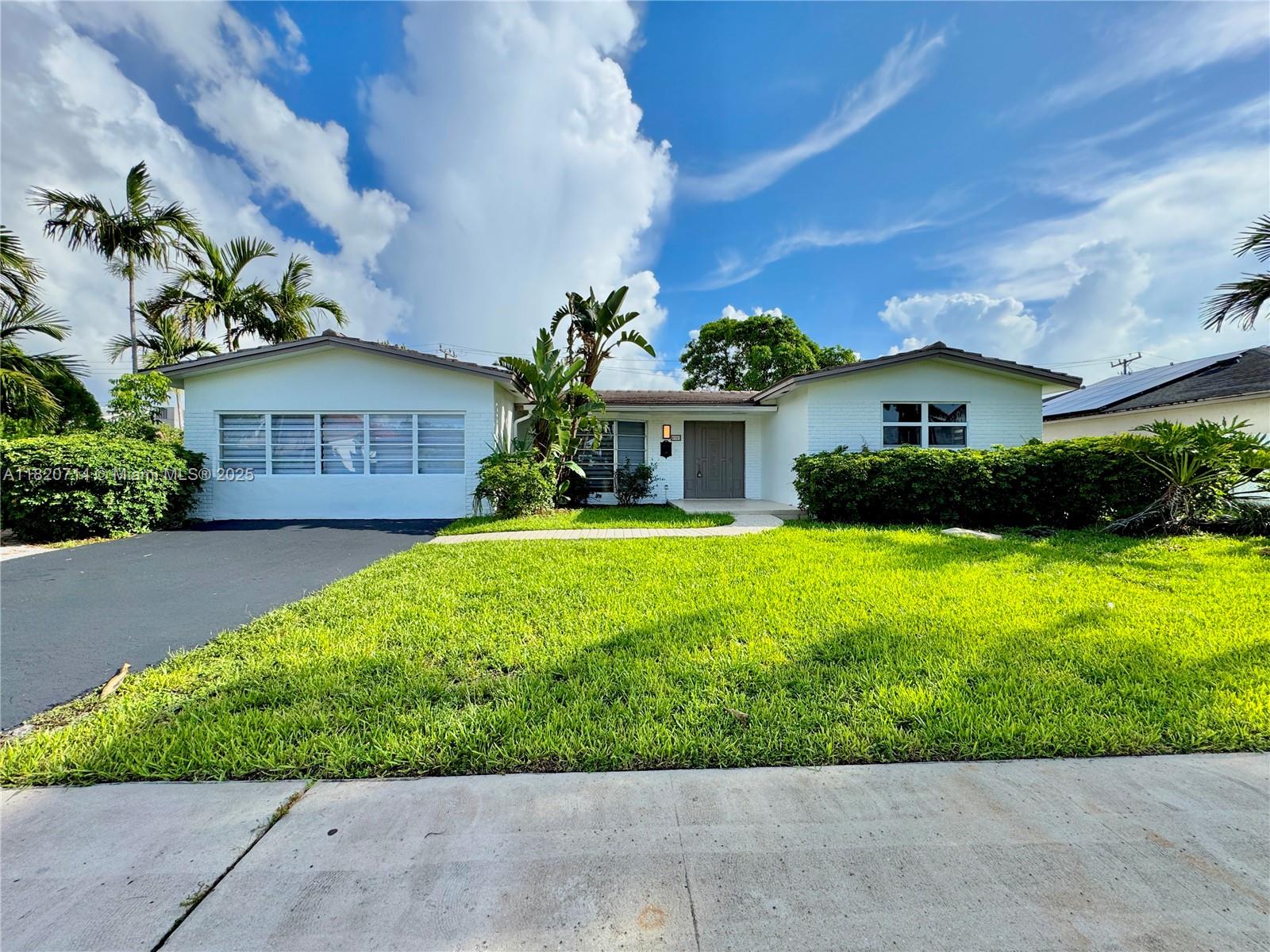 Property for Sale at 4905 Harrison St, Hollywood, Broward County, Florida - Bedrooms: 4 
Bathrooms: 3  - $945,000