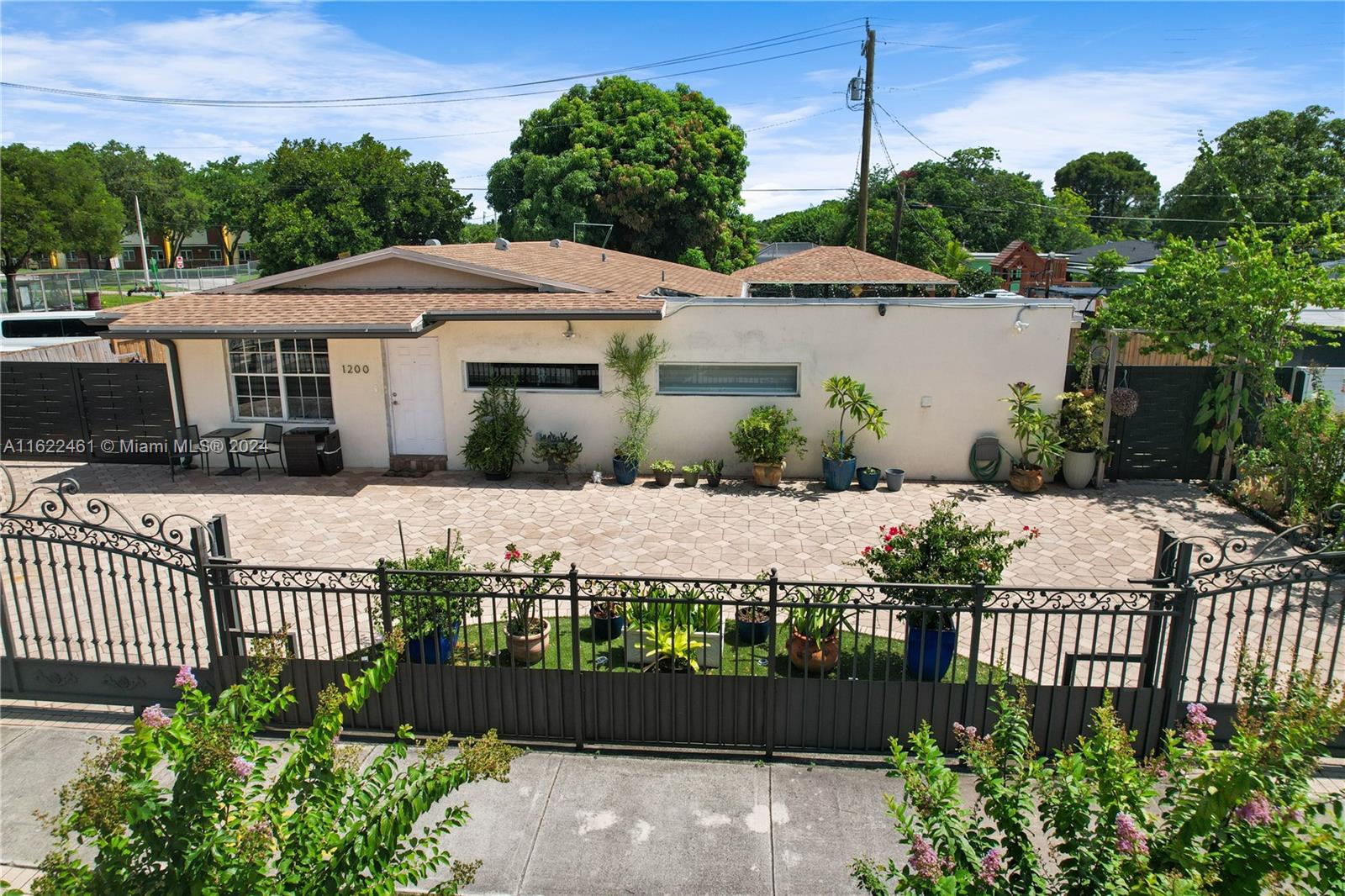 1200 Nw 175th St, Miami Gardens, Broward County, Florida - 3 Bedrooms  
2 Bathrooms - 