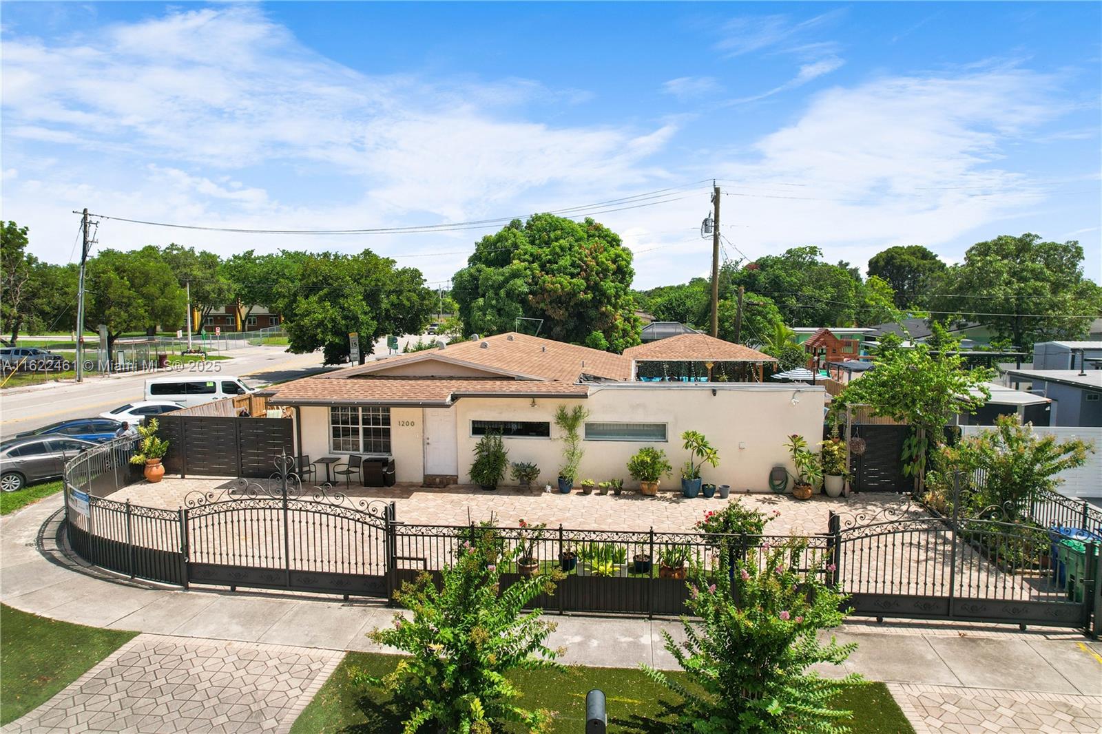 1200 NW 175th St
