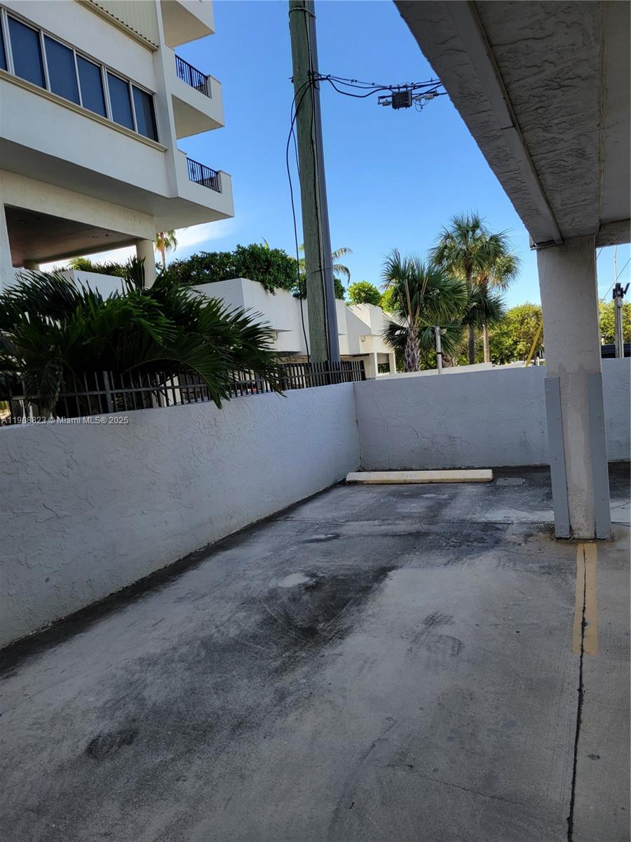 6424 COLLINS BLDG CONDO - Residential