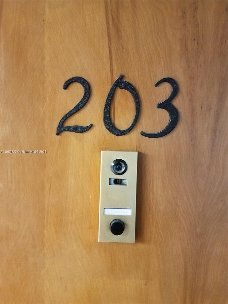 6424 Collins Ave A-203