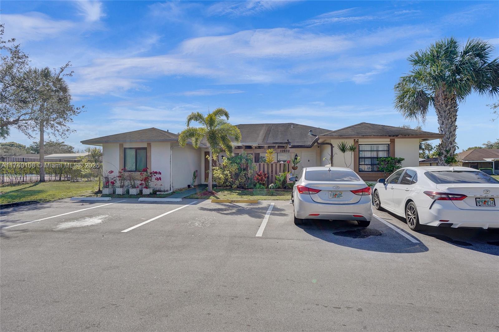 Property for Sale at 10926 Nw 29th Pl, Sunrise, Miami-Dade County, Florida - Bedrooms: 3 
Bathrooms: 2  - $368,000