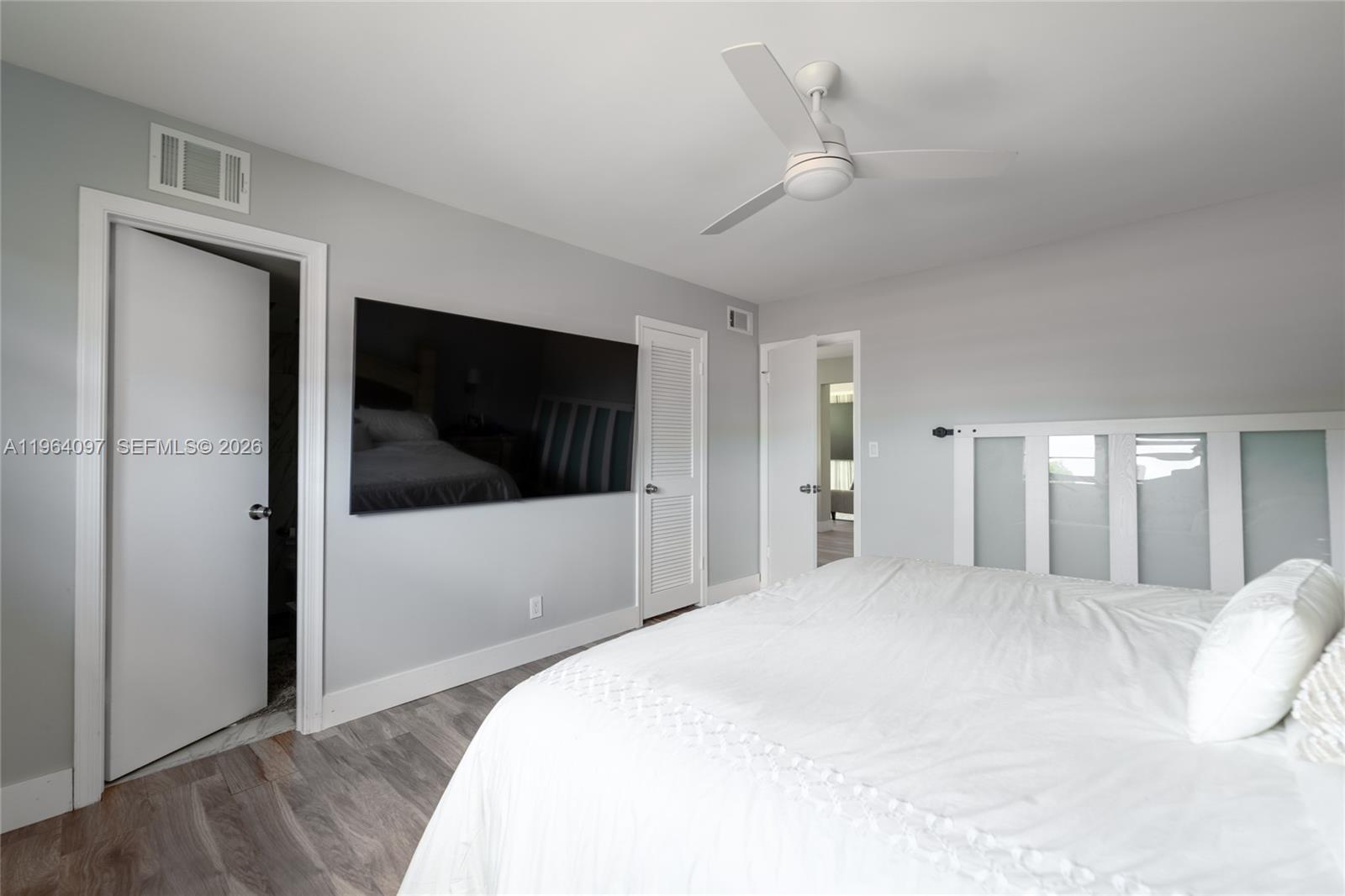 VILLA LAGO CONDO APTS - Residential