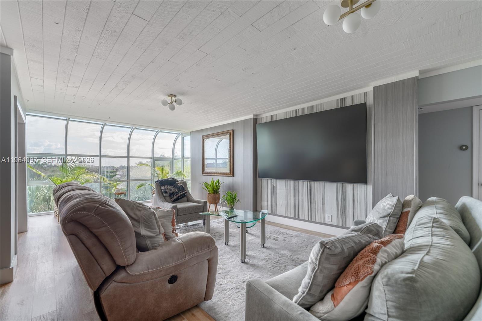 VILLA LAGO CONDO APTS - Residential