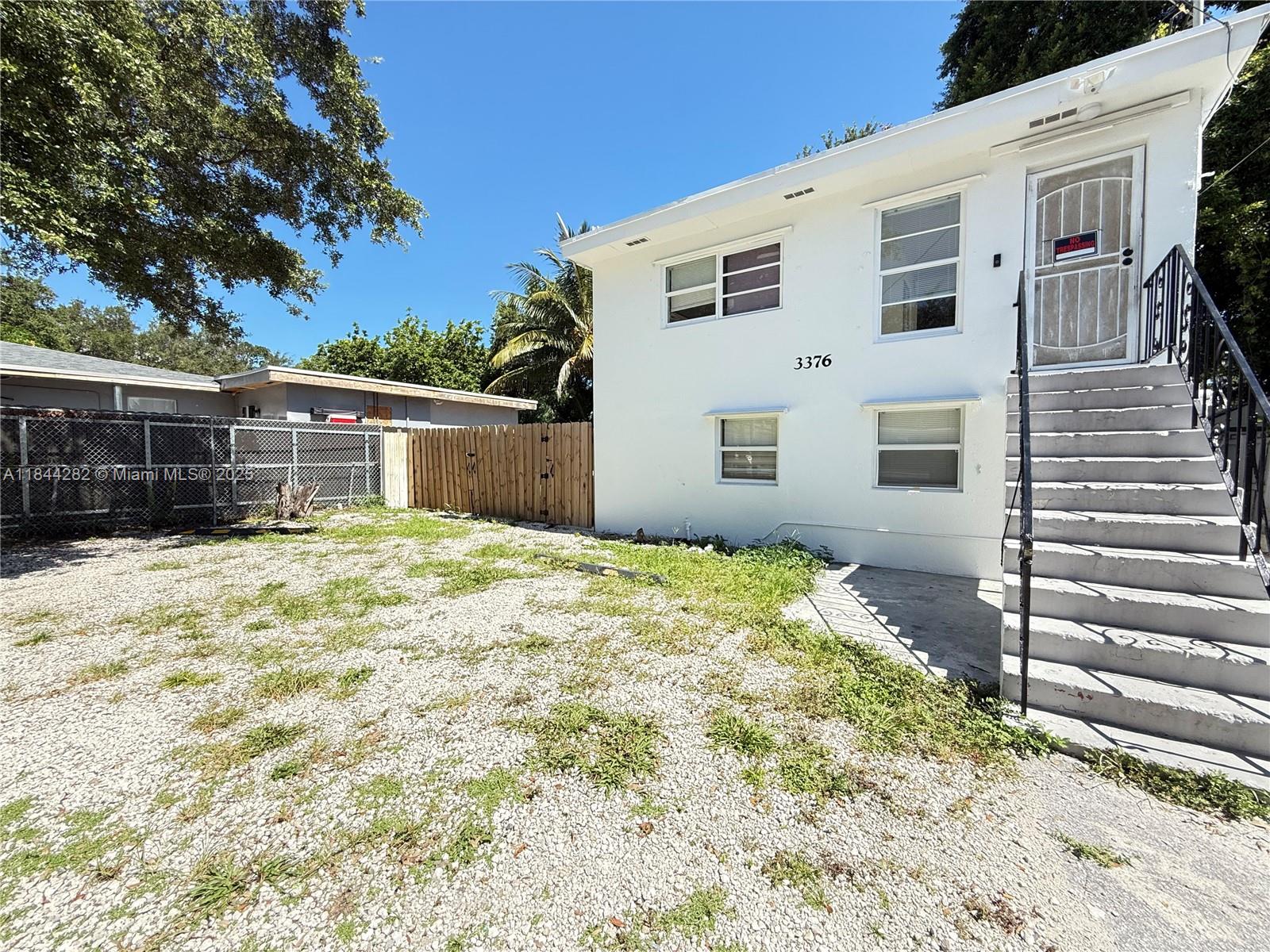 For Rent Near Miami International Airport & Major Highways!
This fully fenced 6-bedroom, 3-bathroom duplex is perfect for those needing extra space. It features fresh new paint, brand-new flooring, and beautifully remodeled bathrooms. The private yard offers plenty of room to park a boat or RV, plus over 8 parking spaces for ultimate convenience.
Move-in ready with no HOA and rapid approval process—a rare find in this prime location!
Contact the listing agent today to schedule a showing.