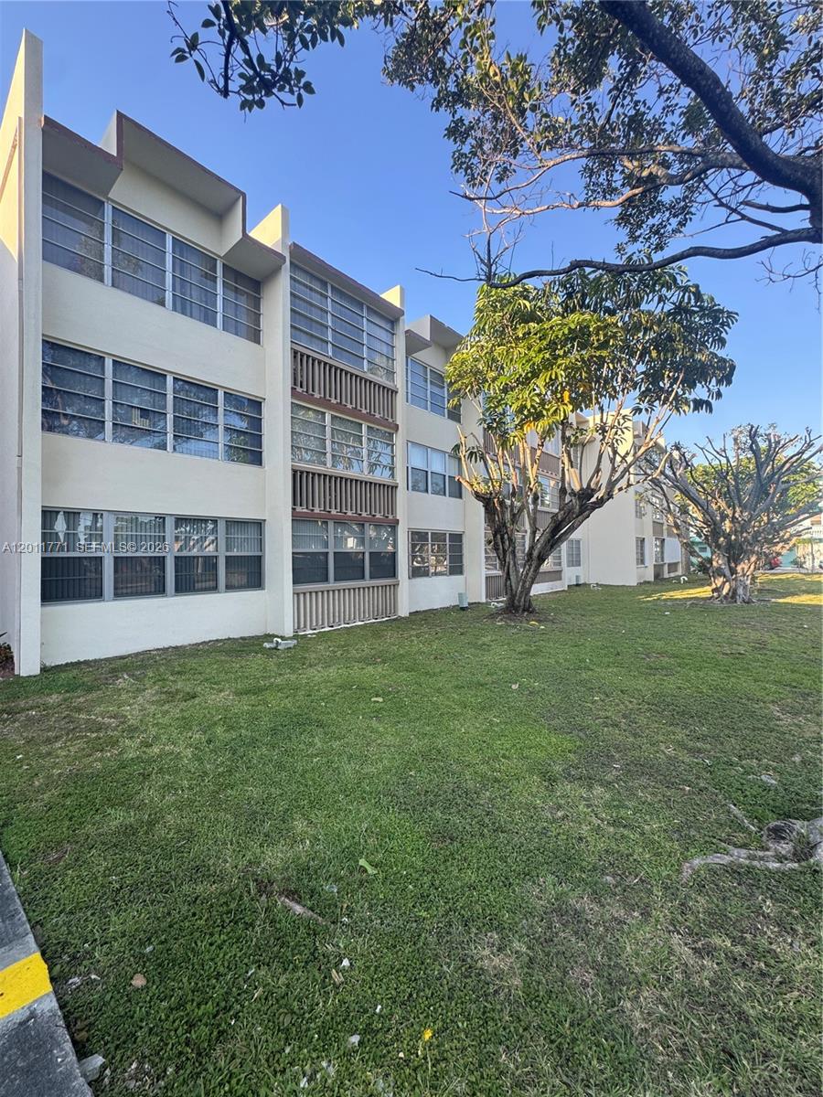 FOURTH MOORINGS CONDO - Residential