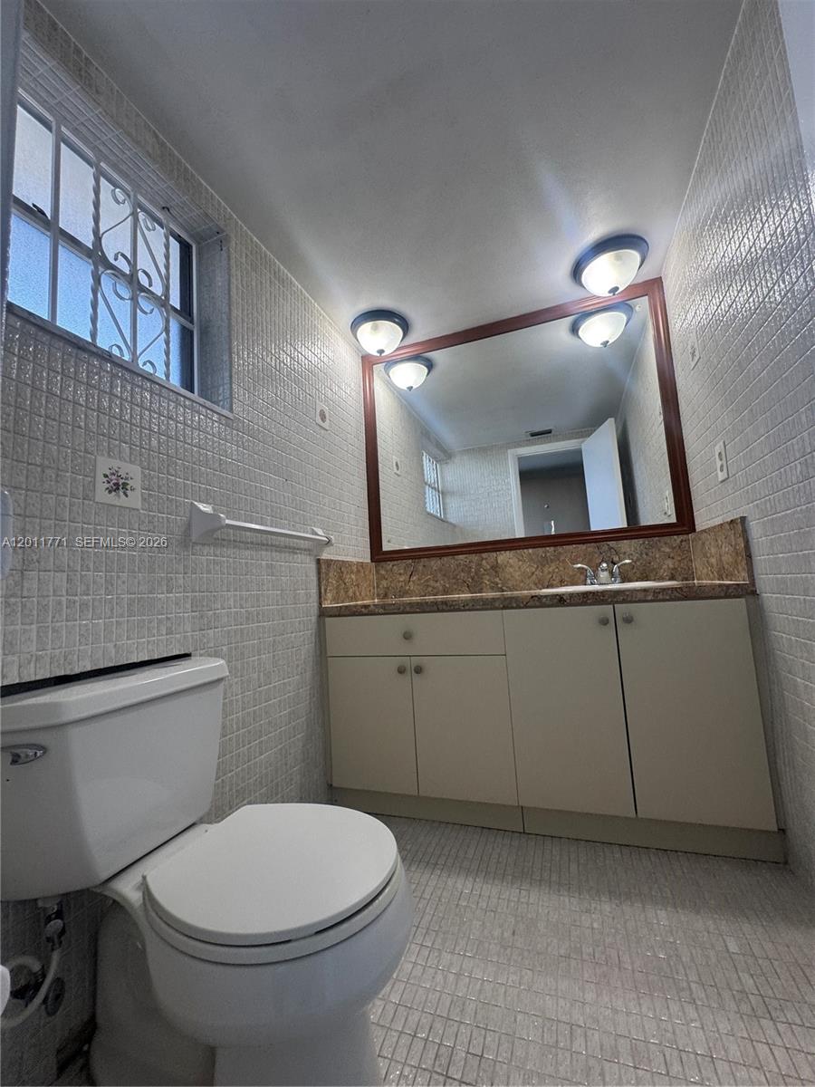 FOURTH MOORINGS CONDO - Residential