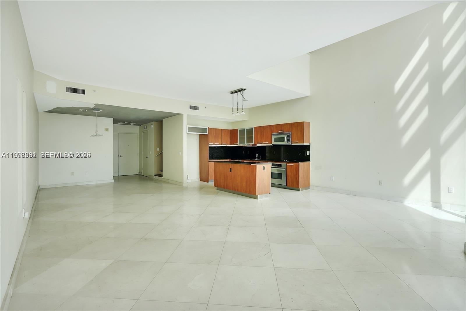 THE ATRIUM AT AVENTURA - Residential