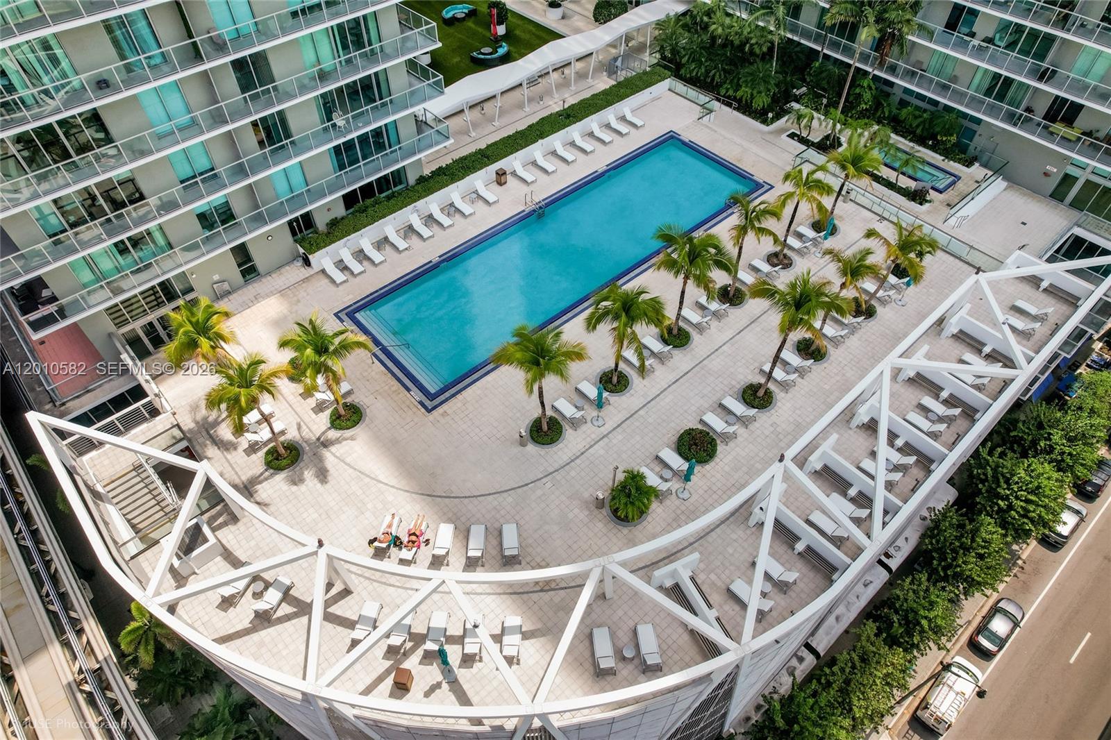 THE AXIS ON BRICKELL COND - Residential