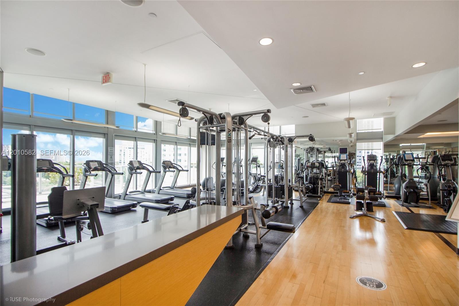 THE AXIS ON BRICKELL COND - Residential