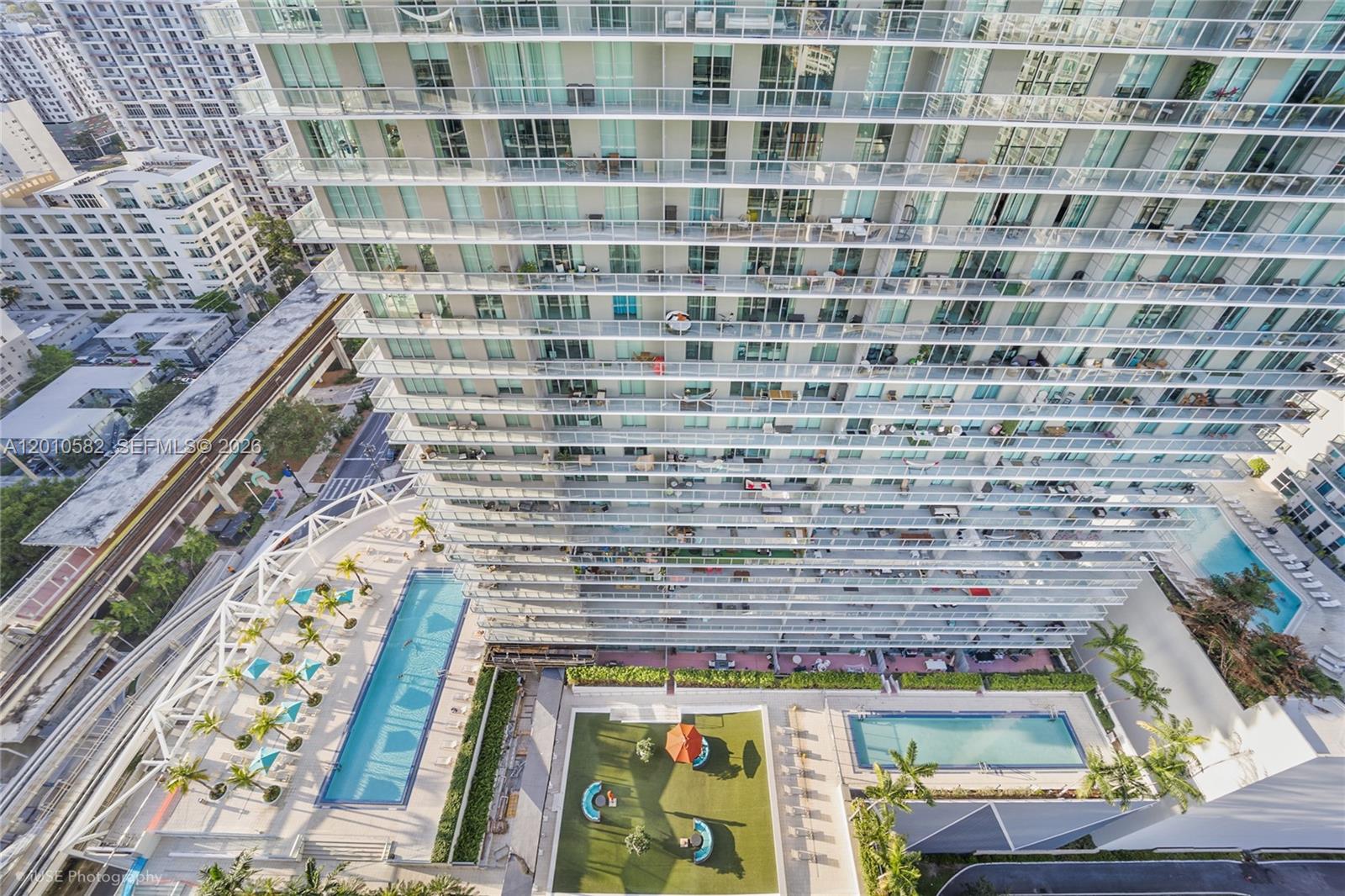 THE AXIS ON BRICKELL COND - Residential