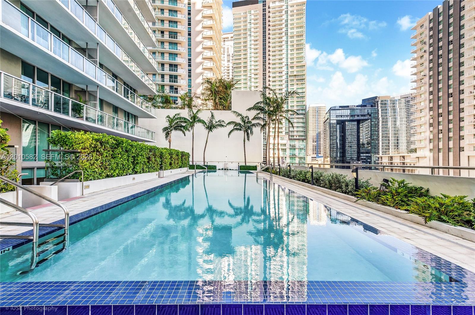 THE AXIS ON BRICKELL COND - Residential