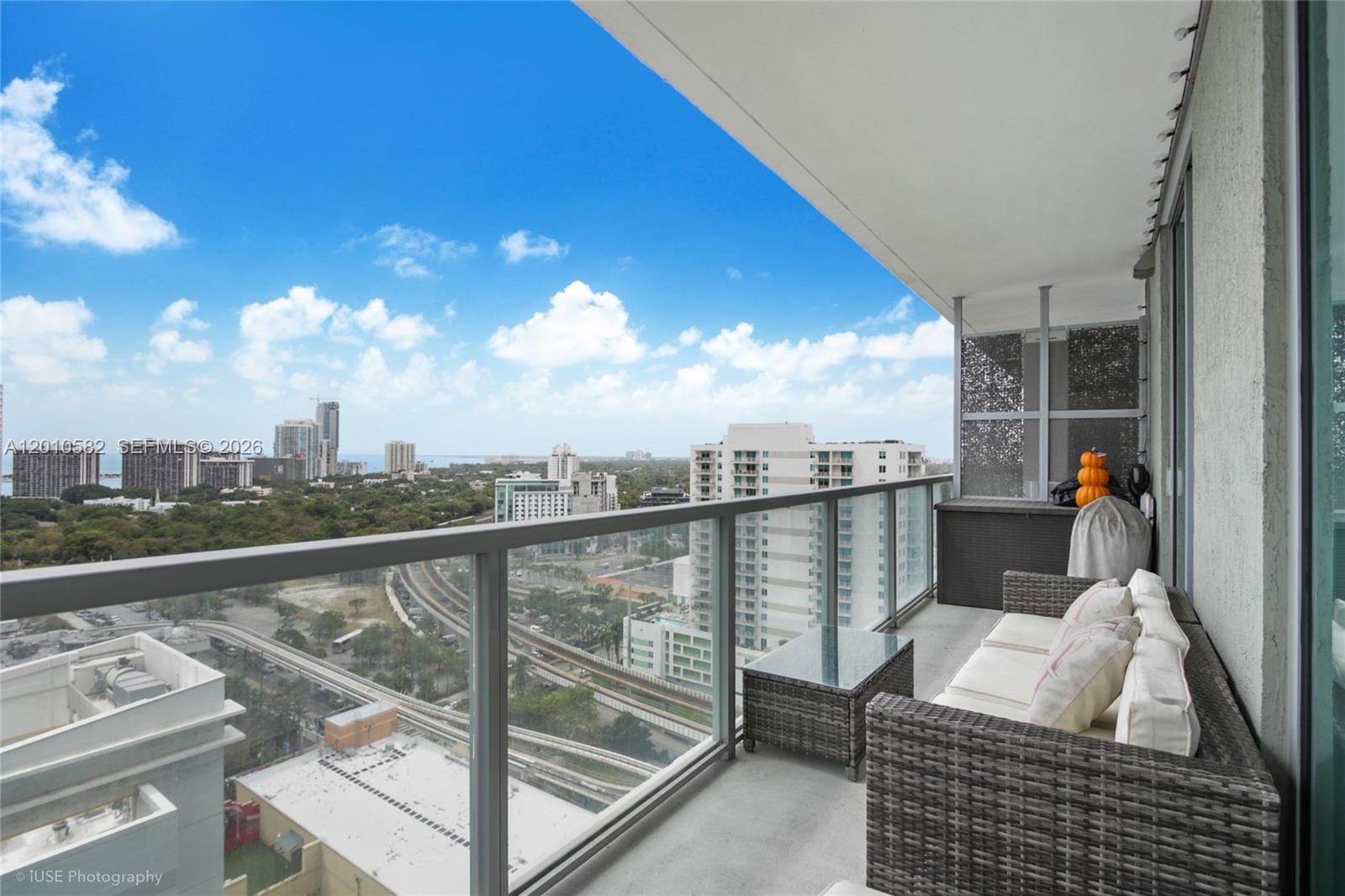 THE AXIS ON BRICKELL COND - Residential