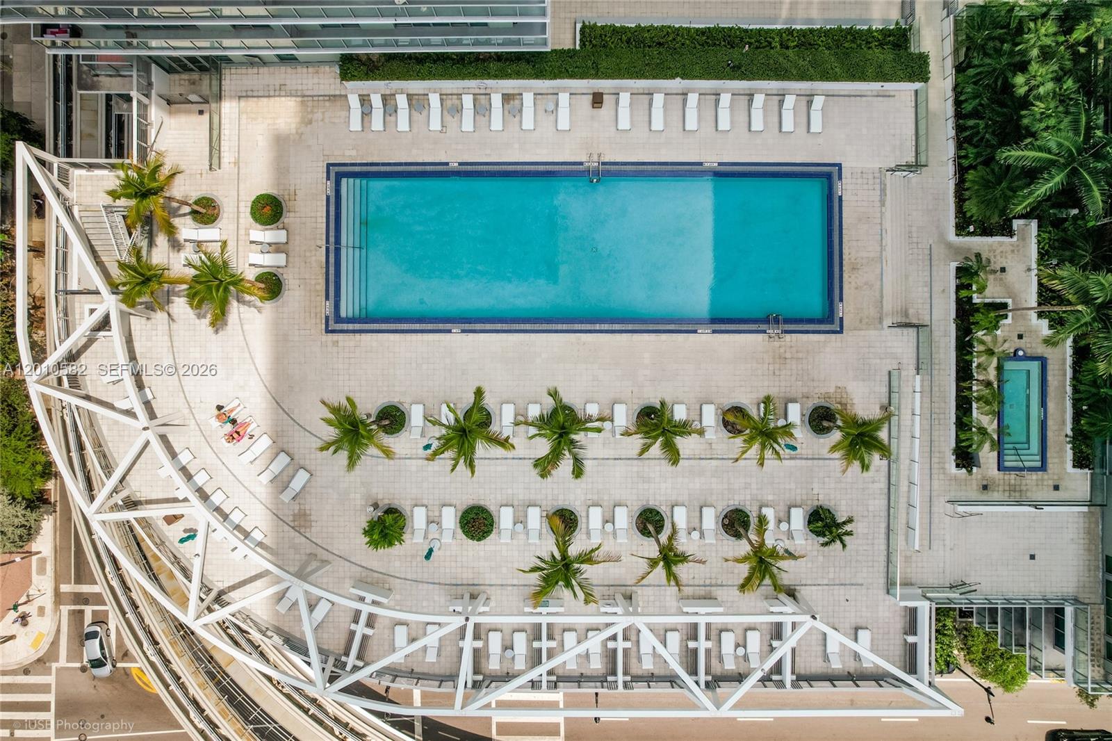 THE AXIS ON BRICKELL COND - Residential