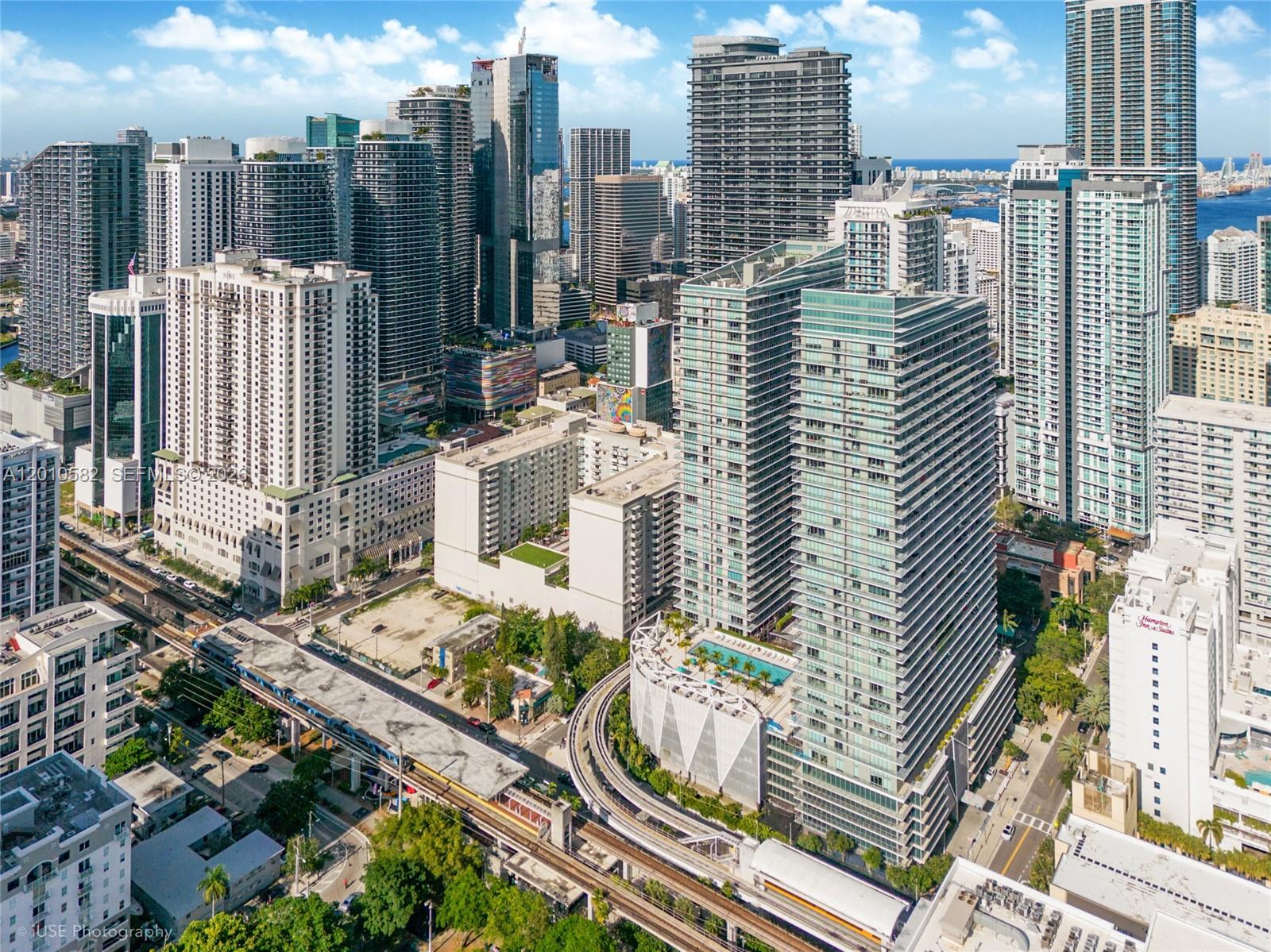 THE AXIS ON BRICKELL COND - Residential