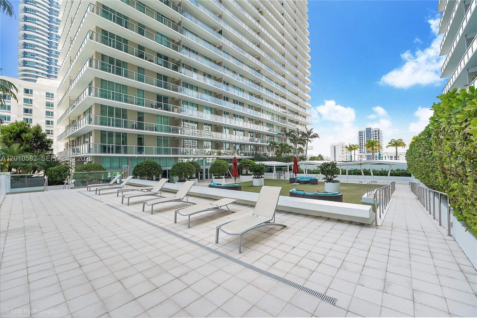 THE AXIS ON BRICKELL COND - Residential