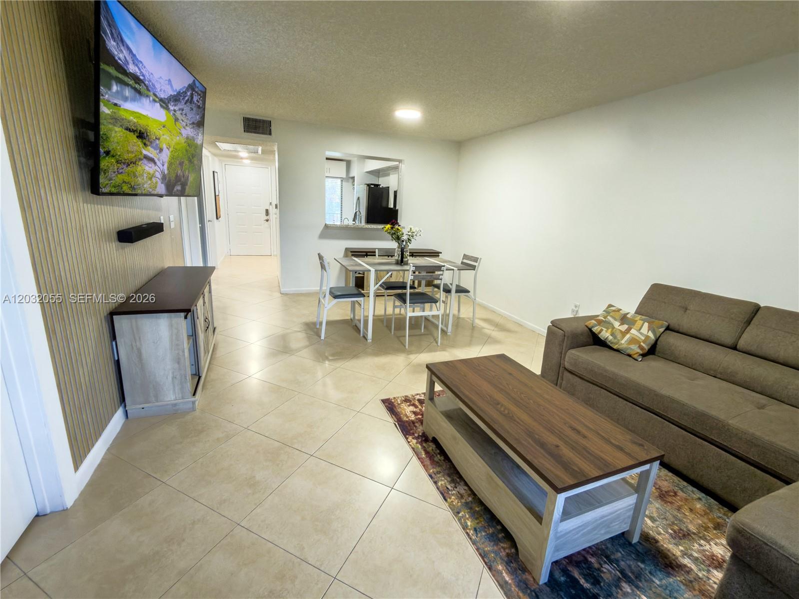 1200 SW 137th Ave 305E, Pembroke Pines FL 33027