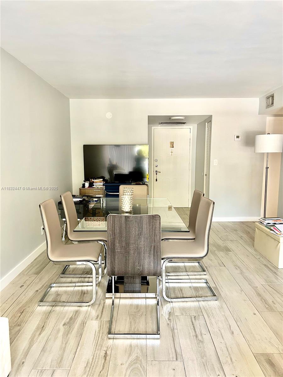 **Special assessment has been paid by seller **
Fully Renovated 2-Bedroom Condo in Prime Location. Just Minutes from the Beach!
Step into this beautifully updated ground-floor residence at Towers of Oceanview. Recently renovated, this spacious unit features new A/C and water heater, modern flooring throughout, a refreshed kitchen, and upgraded bathrooms, ready for you to move in and enjoy.
Enjoy a lifestyle of convenience and luxury with resort-style amenities: a bayfront pool, waterfront tennis courts, gym, library, game/card room, and 24/7 security with a doorman and staffed lobby. Assigned and guest parking included.
Unbeatable location near Aventura Mall, just 5 minutes to the beach, and only 30 minutes from both Miami and Fort Lauderdale Airports.