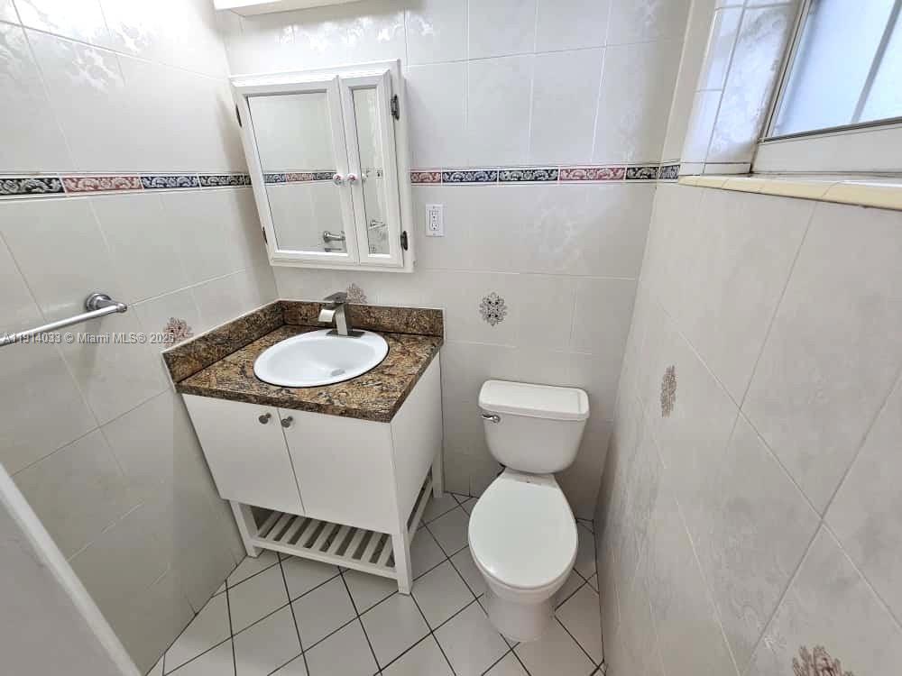 RICHMOND HGTS ESTS 2ND AD - Residential Lease