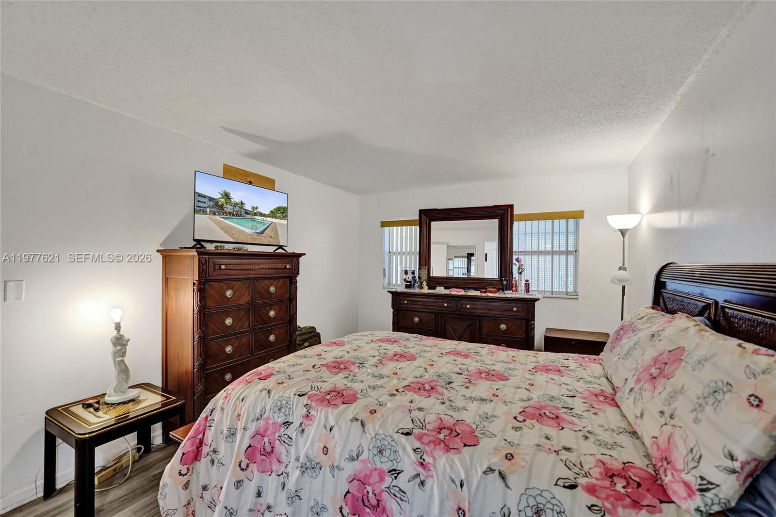 HILLCREST COUNTRY CLUB AP - Residential