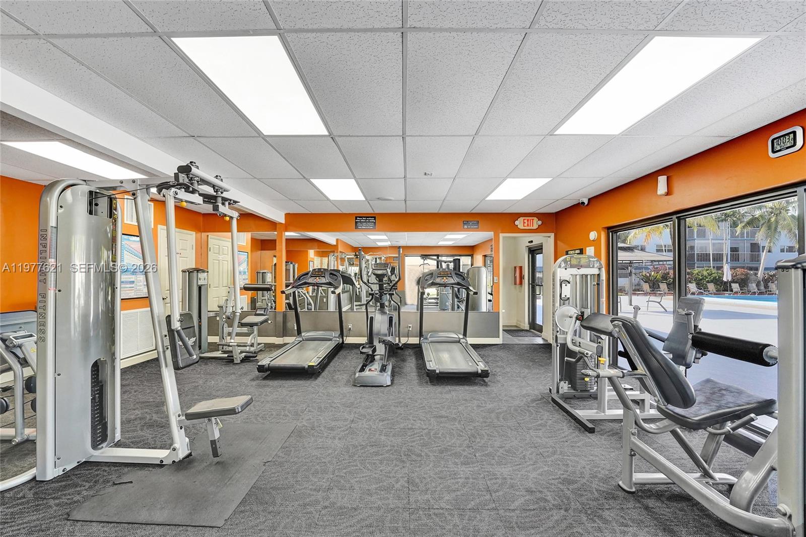 HILLCREST COUNTRY CLUB AP - Residential