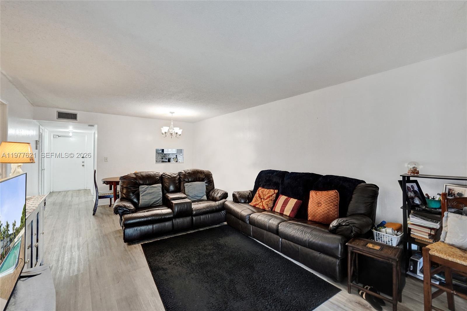 HILLCREST COUNTRY CLUB AP - Residential