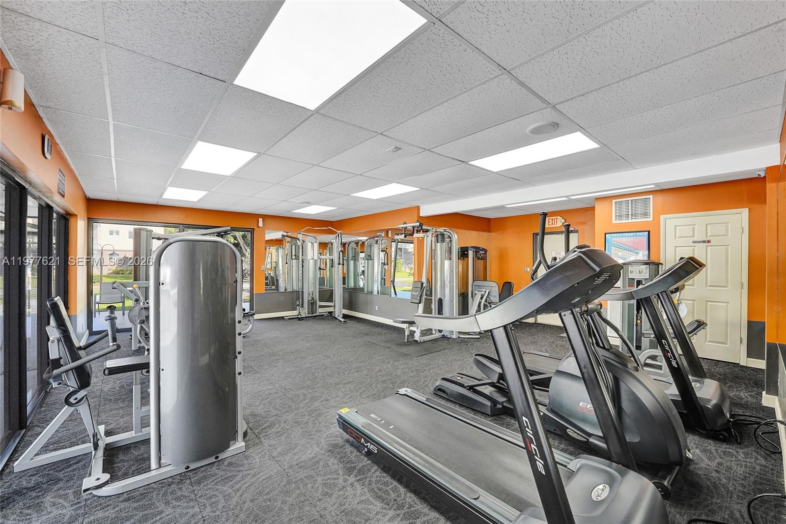 HILLCREST COUNTRY CLUB AP - Residential