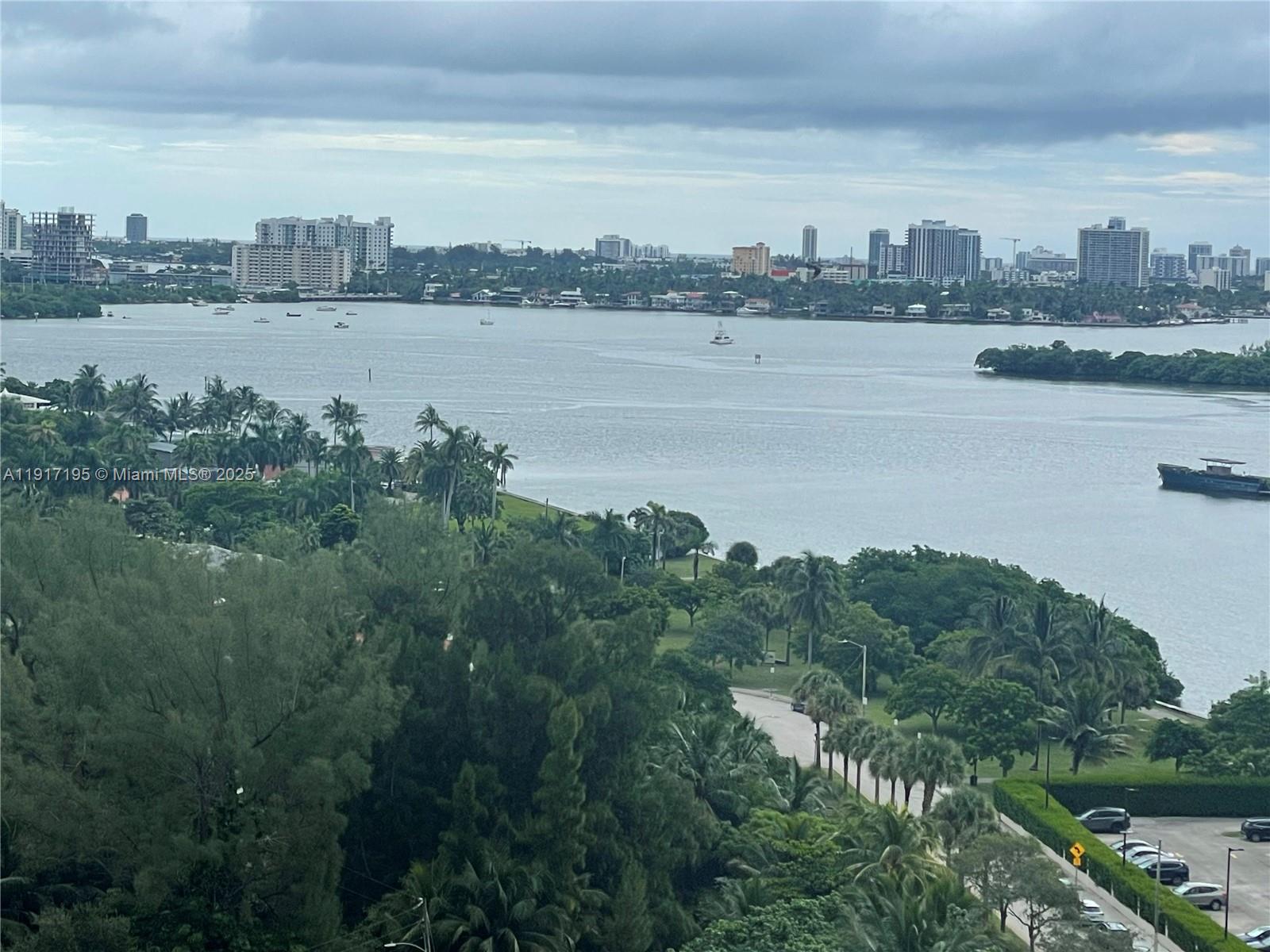 THE PALM BAY YACHT CLUB C - Residential Lease