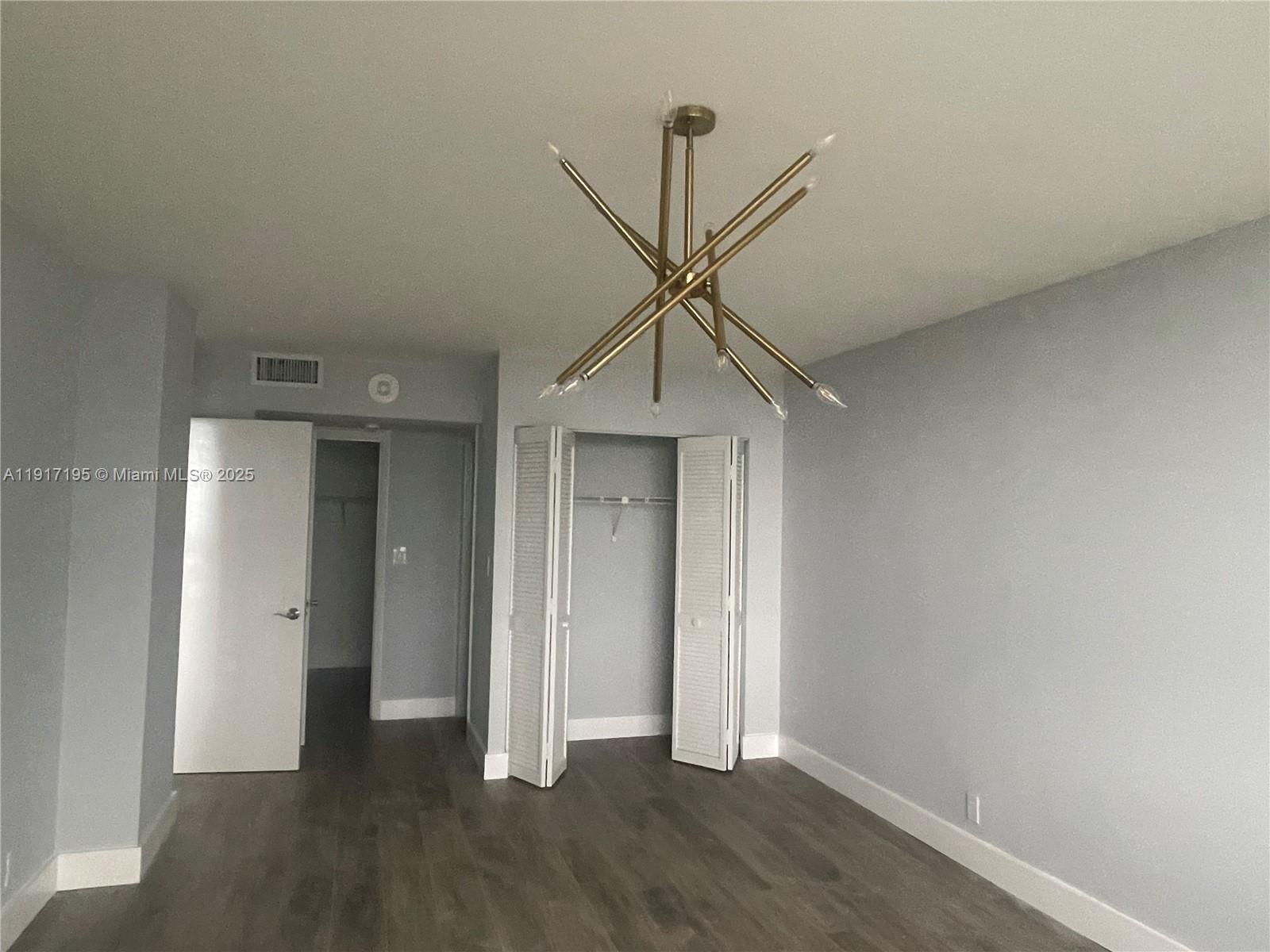 THE PALM BAY YACHT CLUB C - Residential Lease