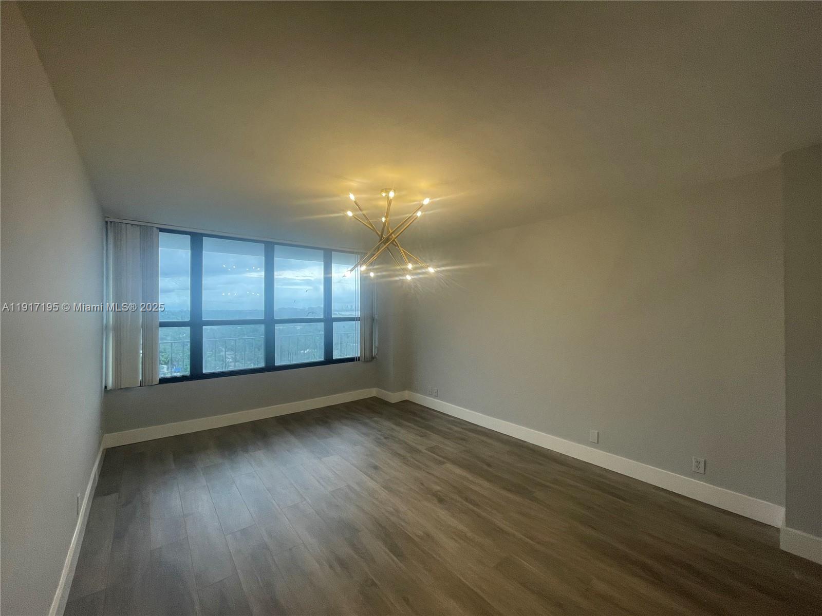 THE PALM BAY YACHT CLUB C - Residential Lease