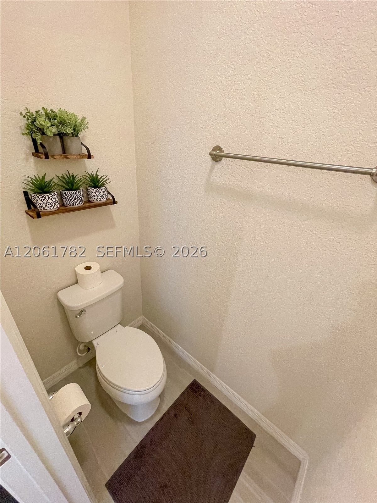 5100 Eucalyptus Dr 2