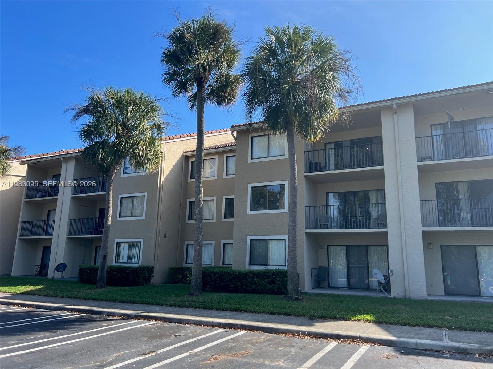 VISCONTI CONDO - Residential