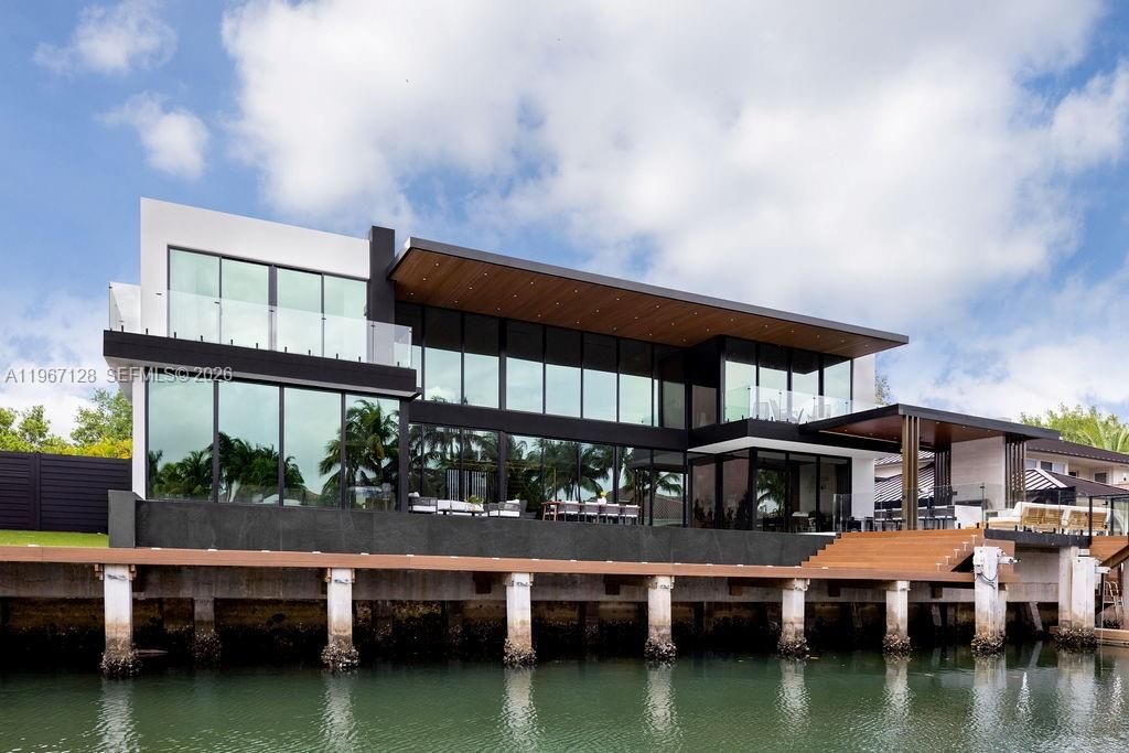 Photo of 1102 Washington St, Hallandale Beach, FL 33019 (MLS # A11967128)