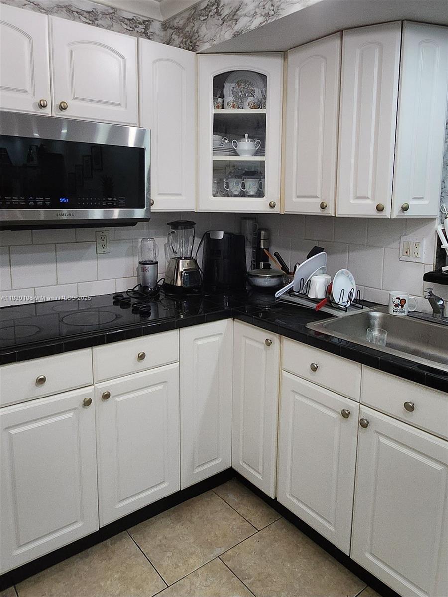 COMMODORE PLAZA CONDO - Residential