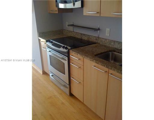 THE MERIDIAN CONDO - Residential Lease