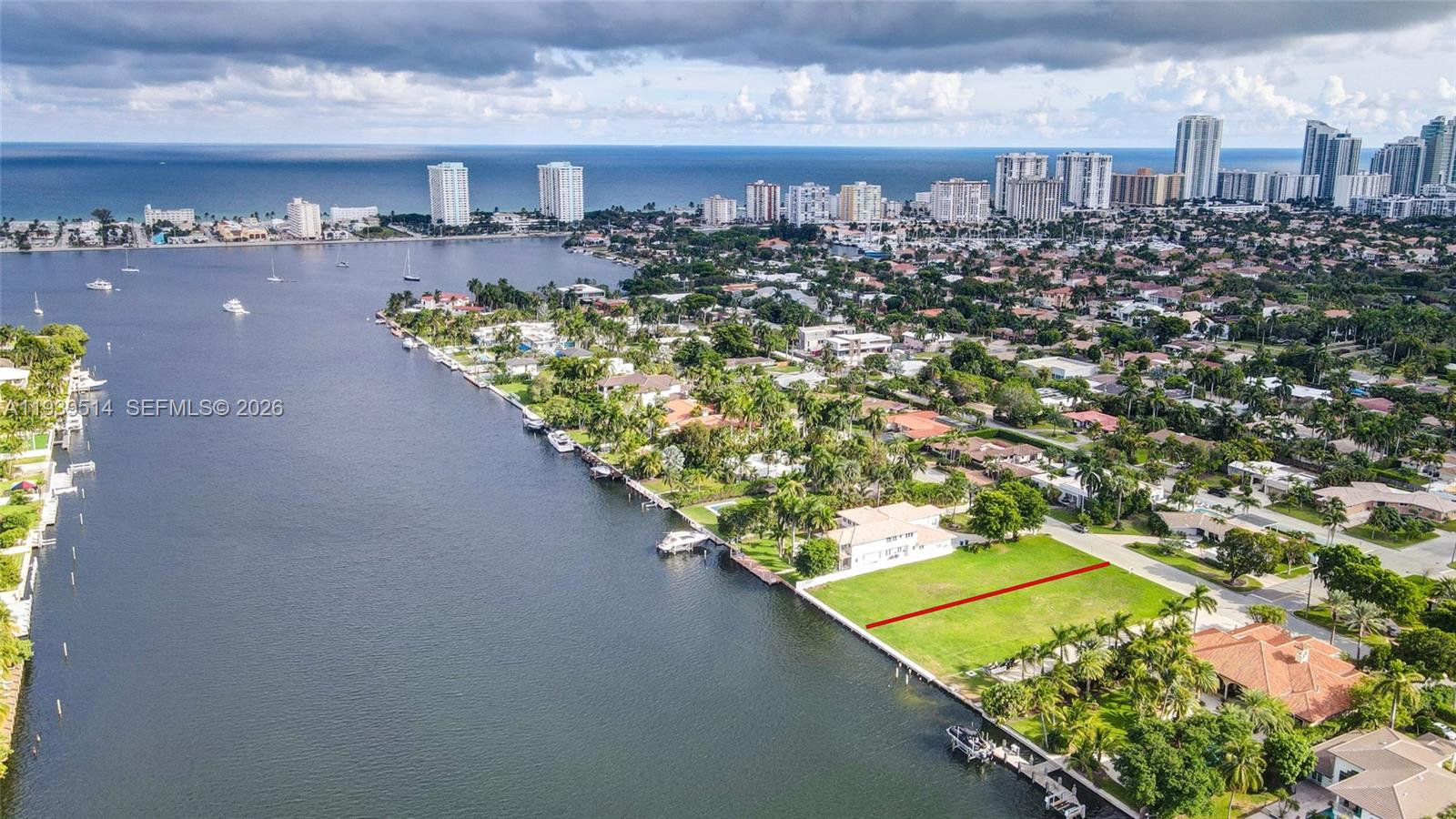 HOLLYWOOD LAKES SECTION - Land