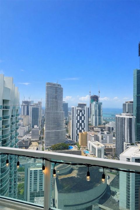 41 SE 5th St 2305 Miami FL 33131