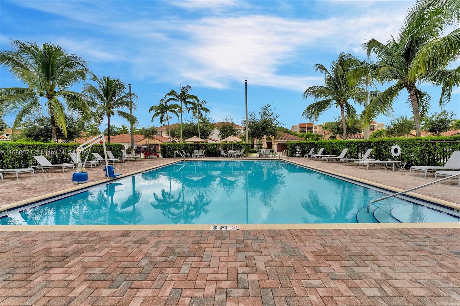 FONTAINEBLEAU WEST NORTH - Residential Lease