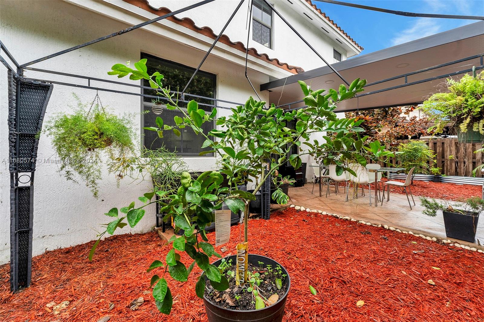 FONTAINEBLEAU WEST NORTH - Residential Lease