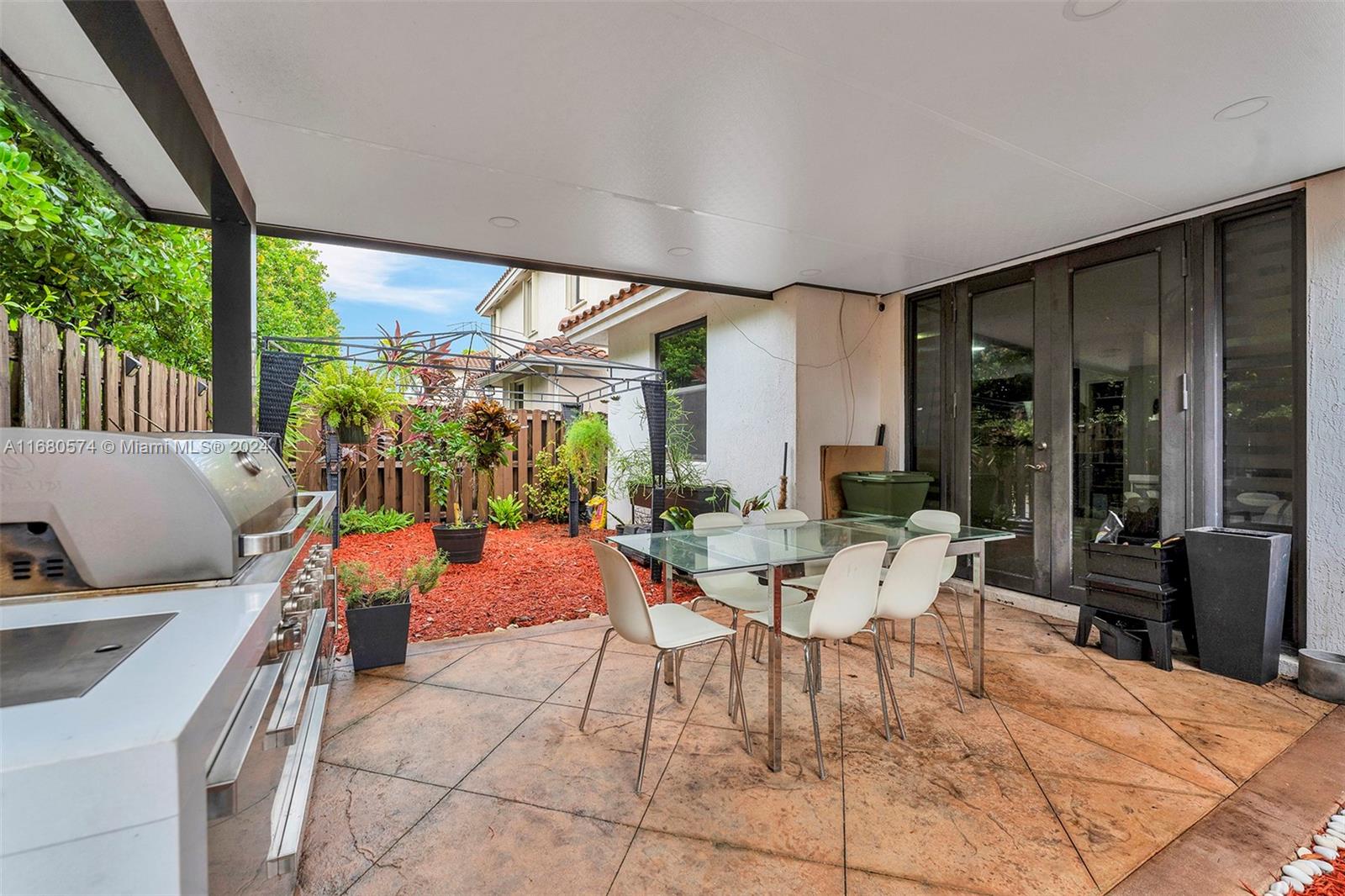 FONTAINEBLEAU WEST NORTH - Residential Lease