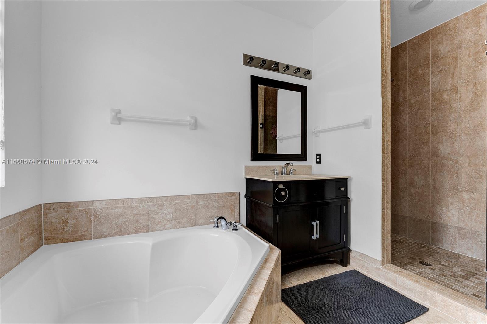 FONTAINEBLEAU WEST NORTH - Residential Lease