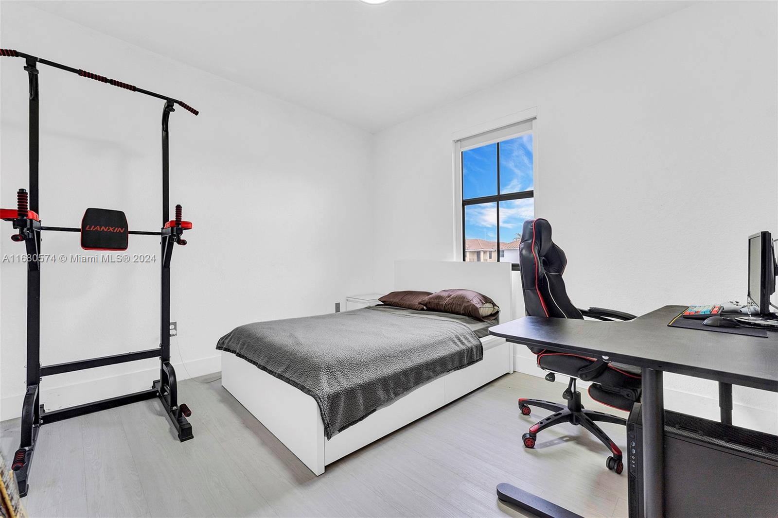 FONTAINEBLEAU WEST NORTH - Residential Lease