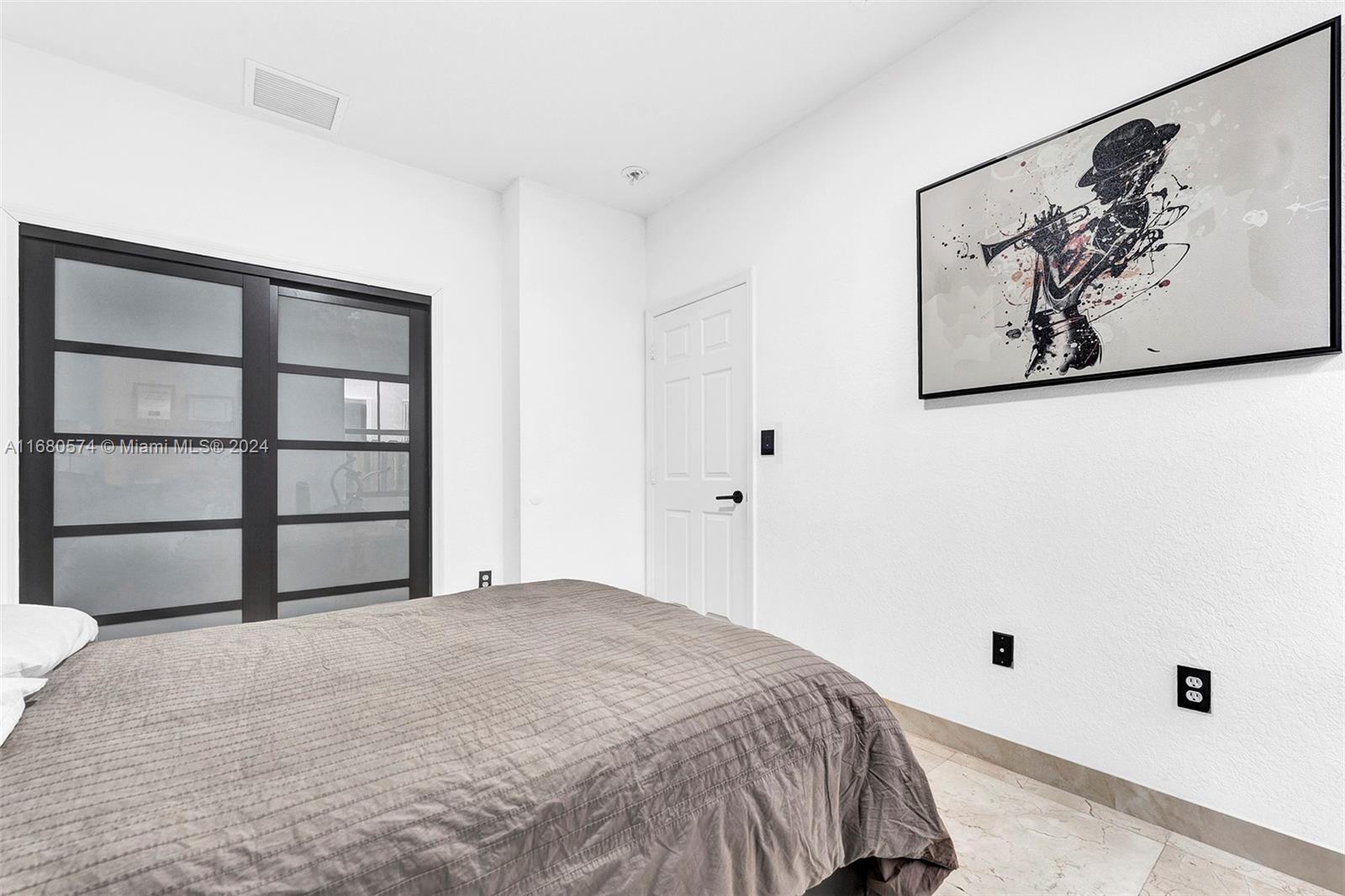 FONTAINEBLEAU WEST NORTH - Residential Lease