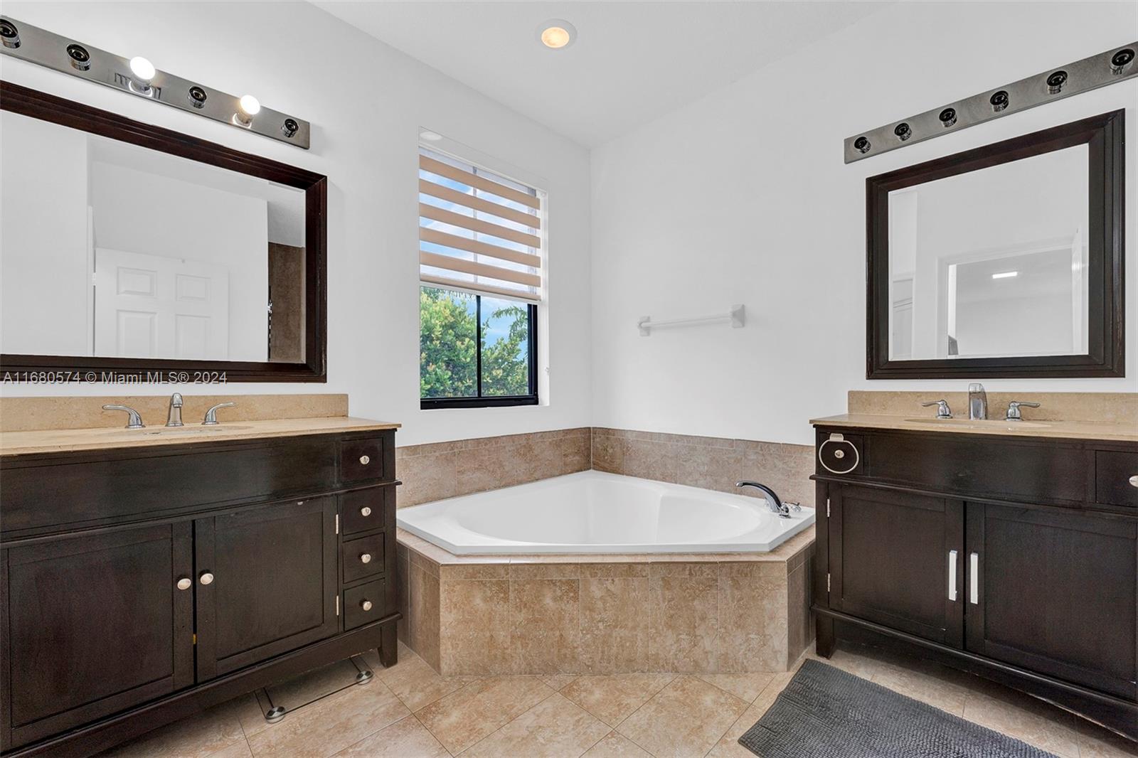 FONTAINEBLEAU WEST NORTH - Residential Lease