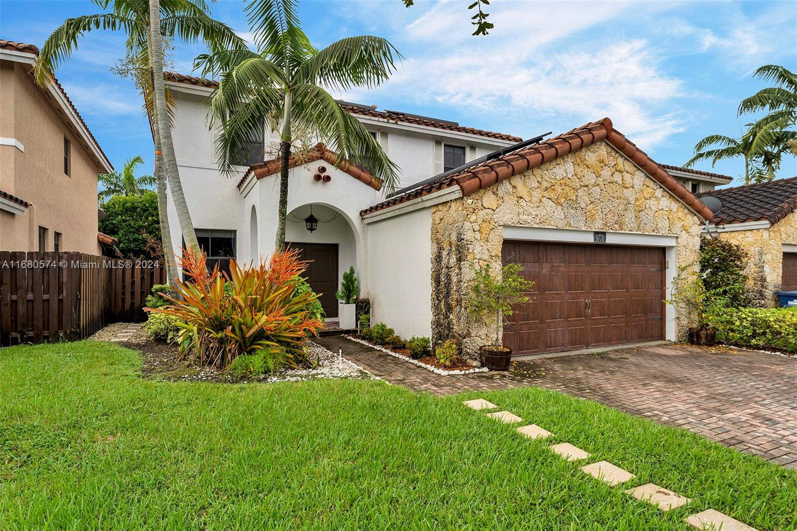 FONTAINEBLEAU WEST NORTH - Residential Lease